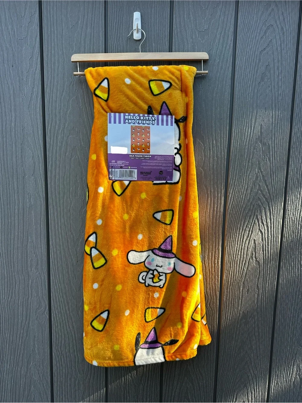 Candy Corn Crew - Hello Kitty & Friends Orange Plush Throw Blanket NWT